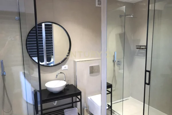 Shtepi ne shitje Apartament ne Tirane, 3+1, Mobilimi E mobiluar, Pagesa 650,000  Euro.