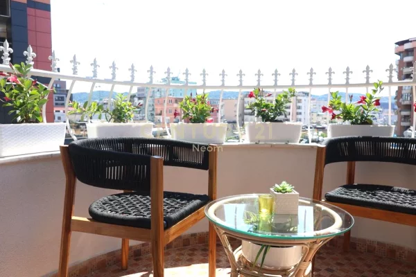 Shtepi ne shitje Apartament ne Tirane, 3+1, Mobilimi E mobiluar, Pagesa 650,000  Euro.