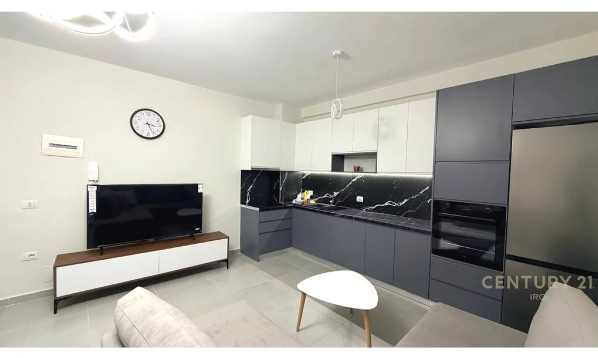 Appartamento in affitto a Tirana 2+1, Arredato