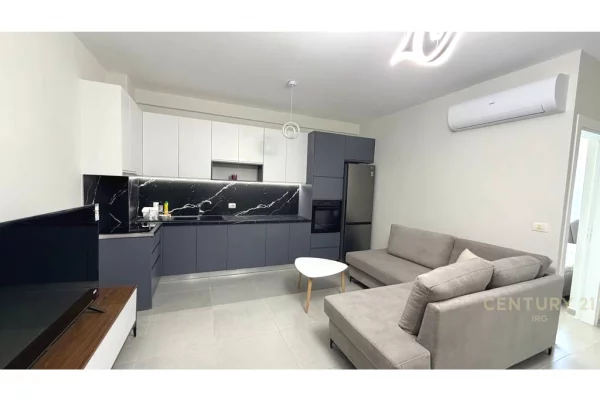 Appartamento in affitto a Tirana 2+1, Arredato