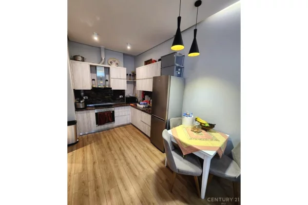 Appartamento in affitto a Tirana 1+1, Arredato