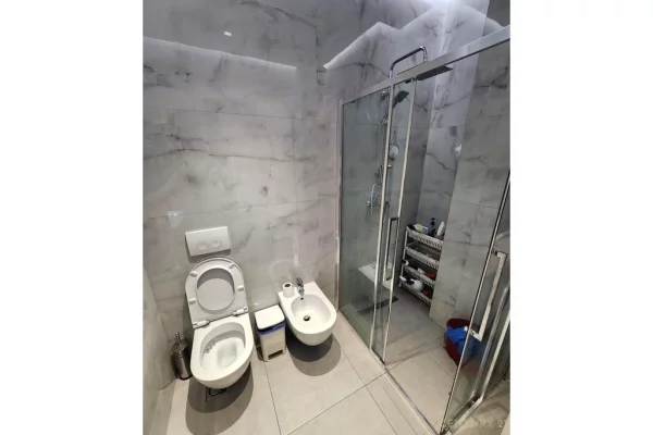 Appartamento in affitto a Tirana 1+1, Arredato