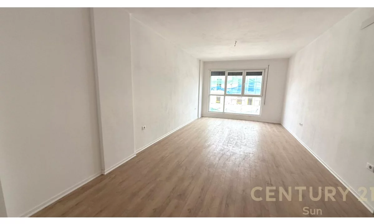 Shtepi ne shitje Apartament ne Tirane, 2+1, Mobilimi Bosh, pa mobiluar, Pagesa 214,890  Euro.