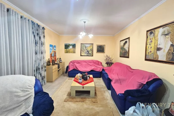 Shtepi ne shitje Apartament ne Tirane, 3+1, Mobilimi E mobiluar, Pagesa 337,000  Euro.