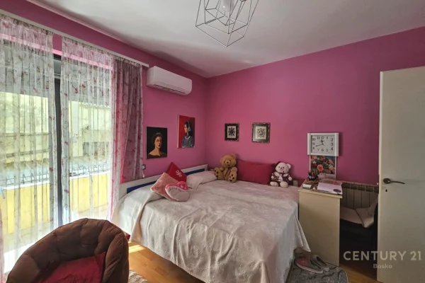 Shtepi ne shitje Apartament ne Tirane, 3+1, Mobilimi E mobiluar, Pagesa 337,000  Euro.