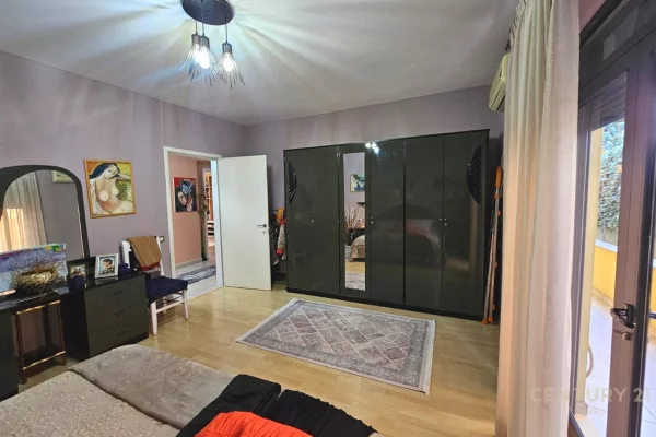 Shtepi ne shitje Apartament ne Tirane, 3+1, Mobilimi E mobiluar, Pagesa 337,000  Euro.