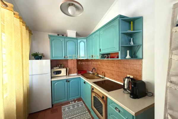 Shtepi ne shitje Apartament ne Tirane, 2+1, Mobilimi E mobiluar, Pagesa 261,000  Euro.