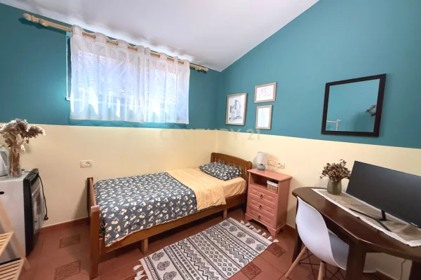 Shtepi ne shitje Apartament ne Tirane, 2+1, Mobilimi E mobiluar, Pagesa 261,000  Euro.