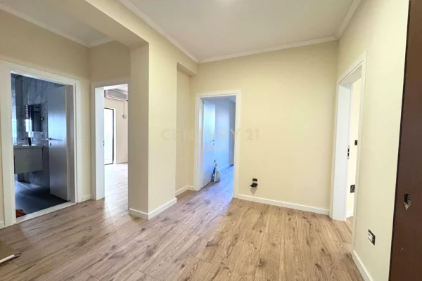 Business Property for Rent 1+1 in Tirana - 1,500 Euro