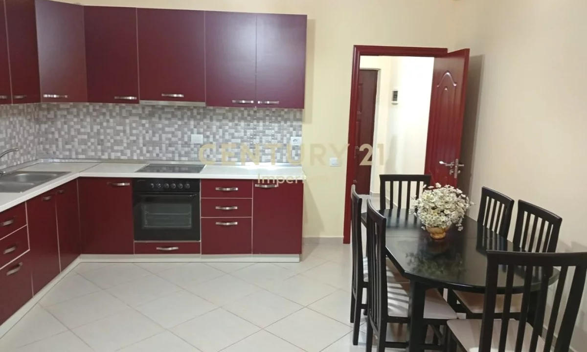 Appartamento in affitto a Tirana 2+1, Arredato