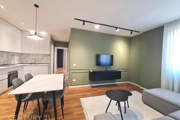 Appartamento in affitto a Tirana 2+1, Arredato