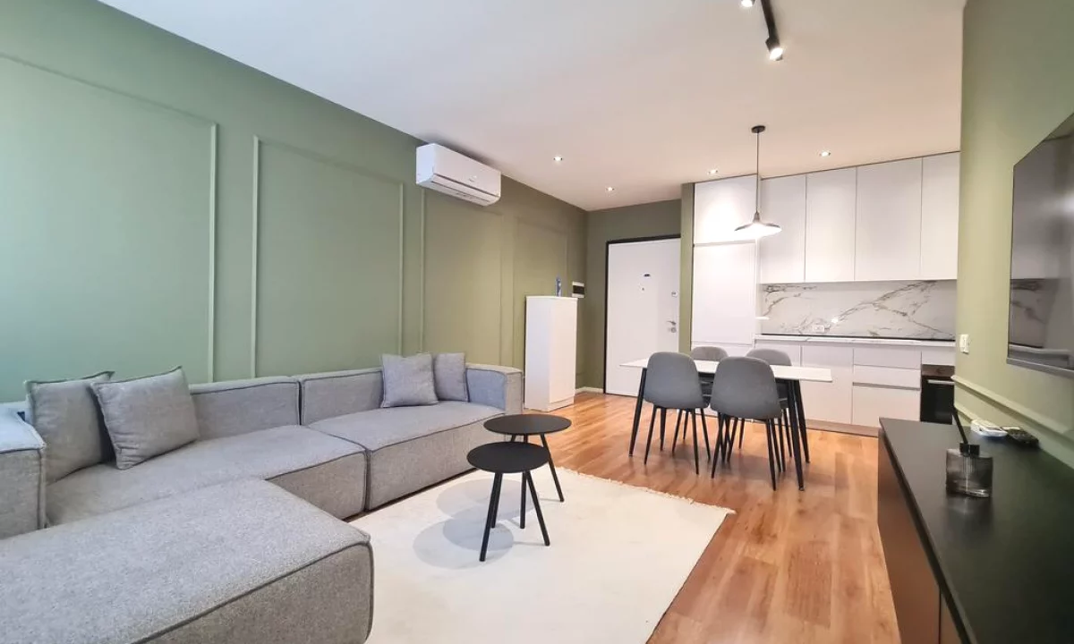 Appartamento in affitto a Tirana 2+1, Arredato