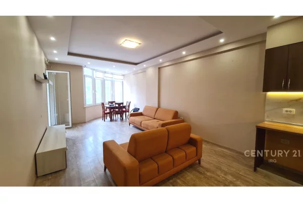 Appartamento in affitto a Tirana 2+1, Arredato