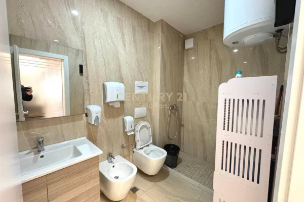 AMBIENT BIZNESI PER QIRA TEK SHALLVARET!