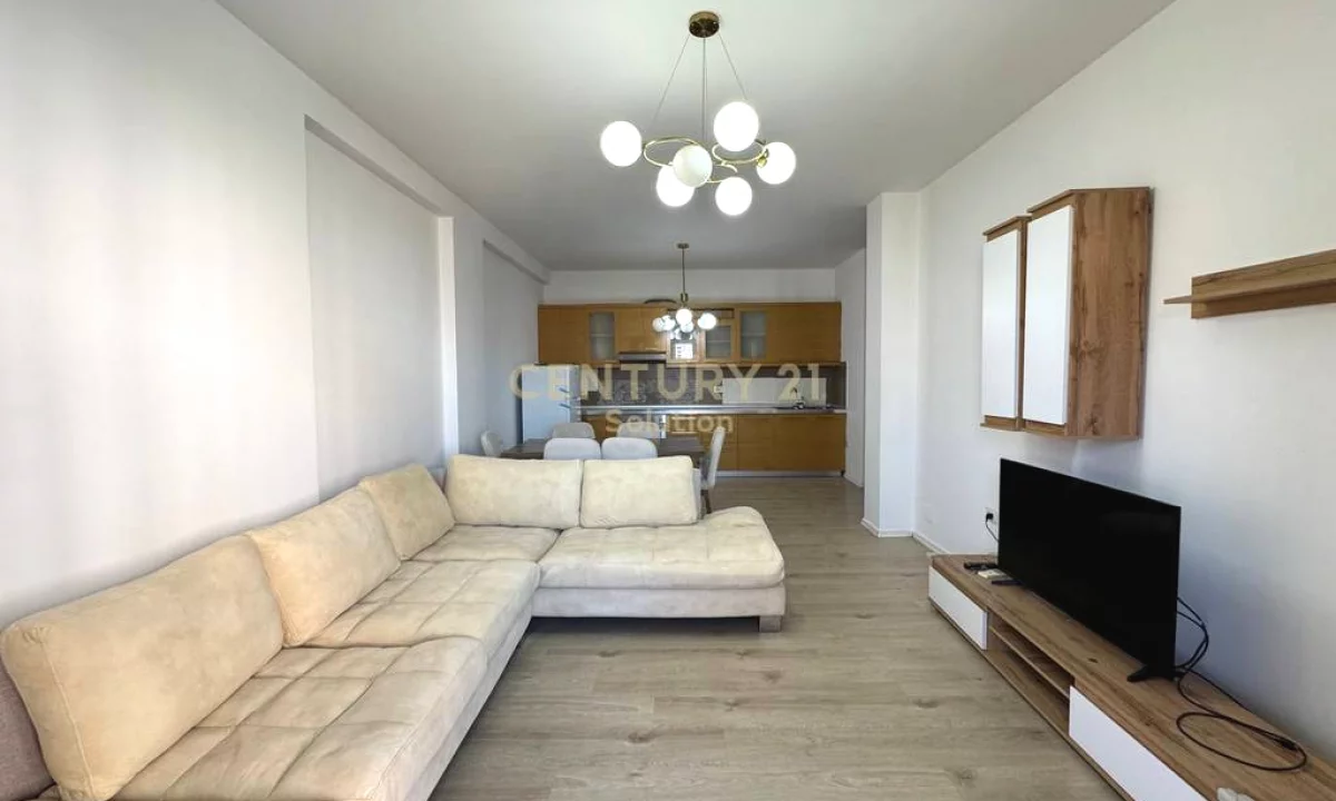 Appartamento in affitto a Tirana 2+1, Arredato