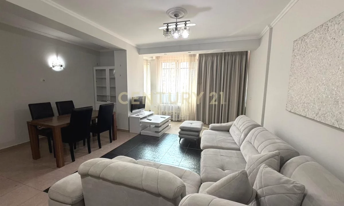 Appartamento in affitto a Tirana 3+1, Arredato