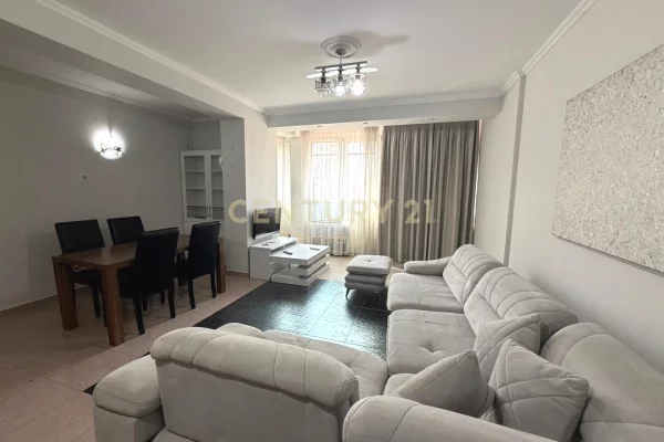 Casa in affitto 3+1 a Tirana - 900 Euro