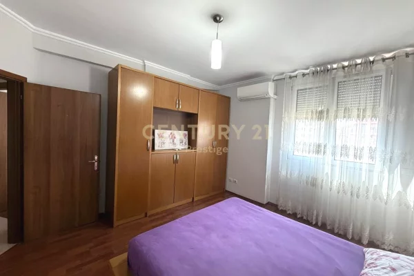 Appartamento in affitto a Tirana 3+1, Arredato