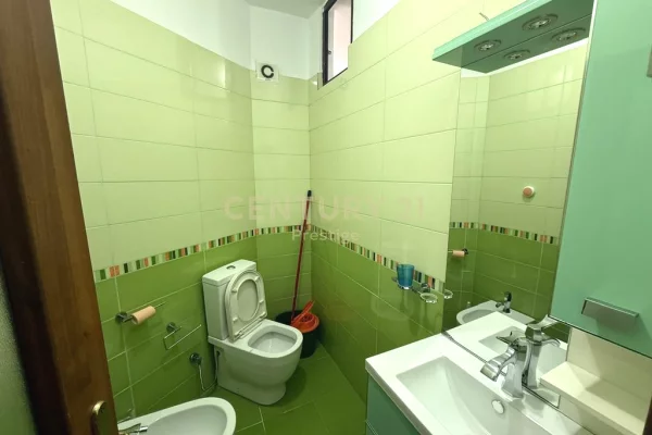 Appartamento in affitto a Tirana 3+1, Arredato