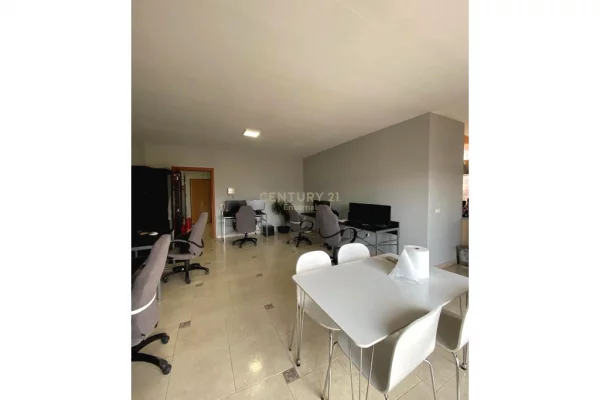 Business Property for Rent 3+1 in Tirana - 1,000 Euro