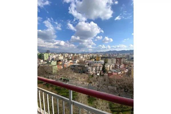 Jepet me Qira Apartament per Zyra 2+1+2 tek IshEkspozita