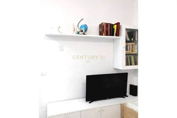 Shtepi ne shitje Apartament ne Tirane, 1+1, Mobilimi E mobiluar, Pagesa 87,000  Euro.