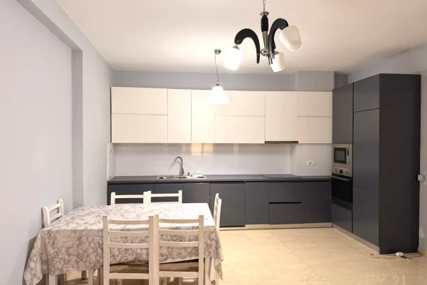 SHESIM APARTAMENT 2+1 PRANE KIKA 2 KOMUNA E PARISIT!