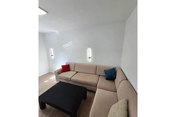 Appartamento in affitto a Tirana 1+1, Arredato