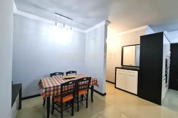 Appartamento in affitto a Tirana 2+1, Arredato