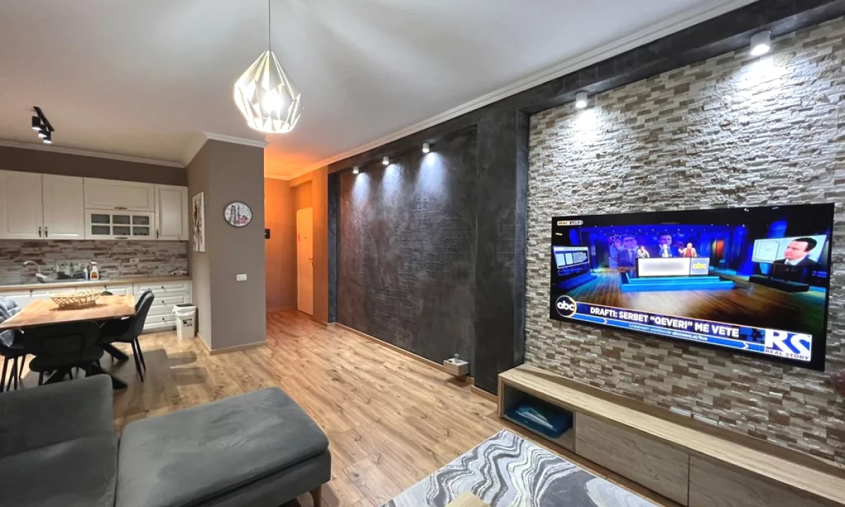 Appartamento in affitto a Tirana 2+1, Arredato