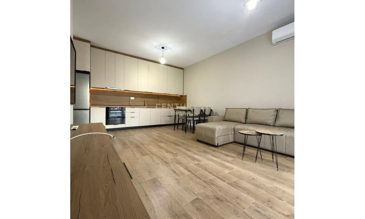 Appartamento in affitto a Tirana 1+1, Arredato