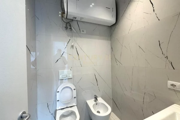 Appartamento in affitto a Tirana 2+1, Arredato