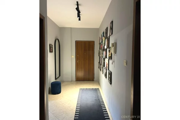 Apartment for sale in Tirana 3+1, Emty