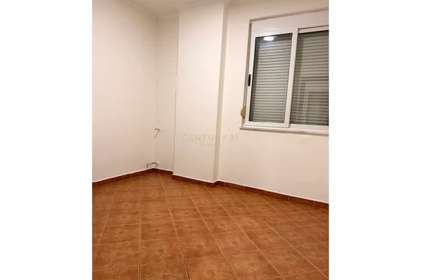 Apartment for sale in Tirana 4+1, In Part
