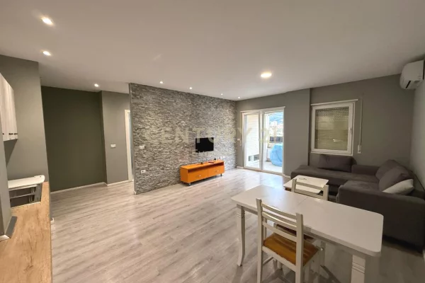 Shtepi me qera 1+1 ne Tirane - 400 Euro