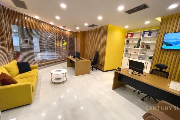 Ambient komercial 40m2 ne Qendren Tregtare ETC!!