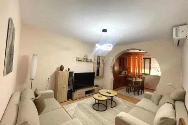 Shtepi me qera 2+1 ne Tirane - 650 Euro