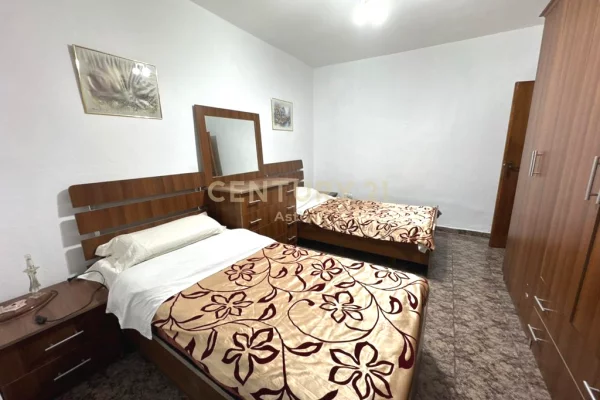 Shtepi me qera Apartament ne Tirane, 2+1, Mobilimi E mobiluar, Pagesa 45,000  Leke.
