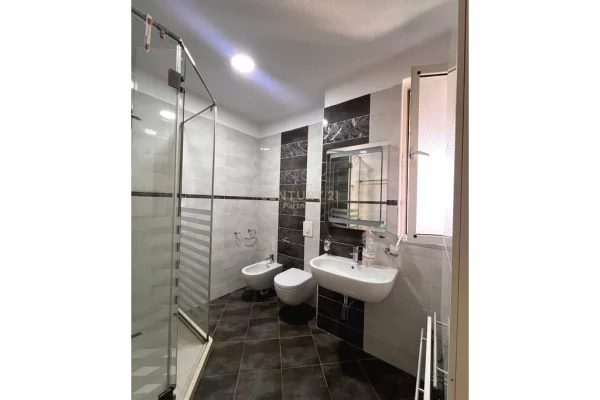 JAPIM ME QIRA AMBIENT PER BIZNES PRANE 9-KATESHEVE