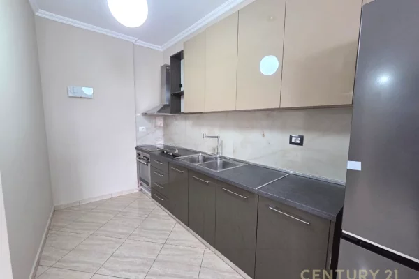 Appartamento in affitto a Tirana 1+1, Arredato