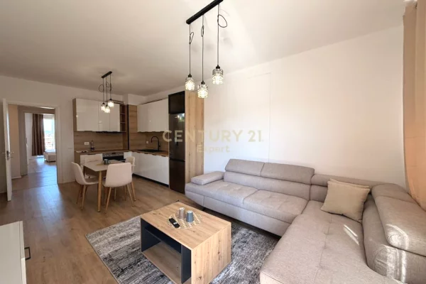 JAPIM ME QIRA APARTAMENT 2+1 TEK UNIVERS CITY
