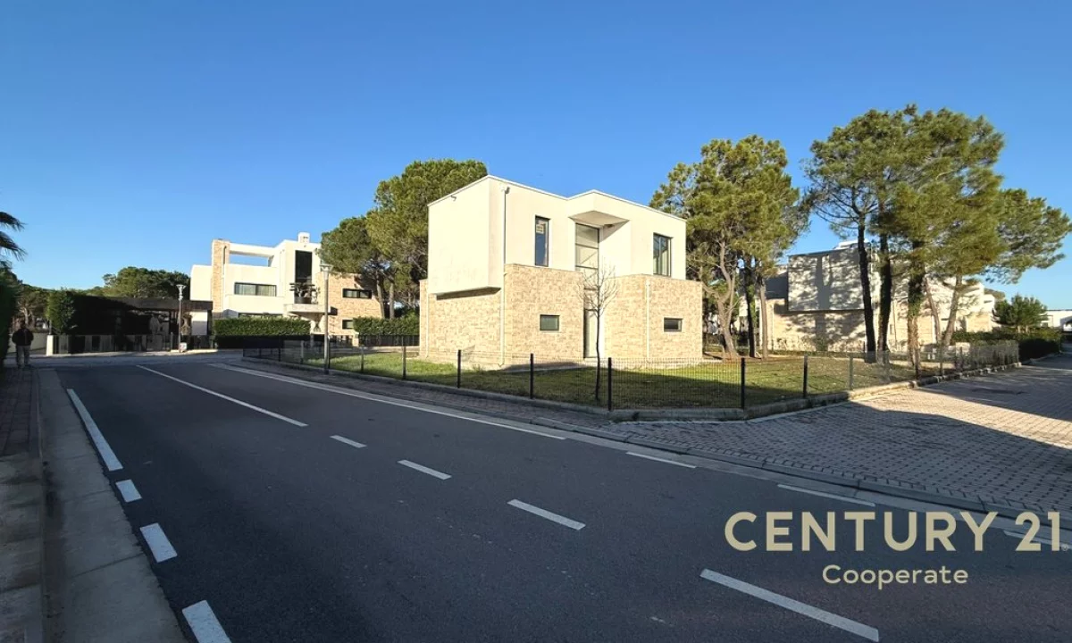 Villa di lusso in vendita a Durazzo 3+1, Vuoto