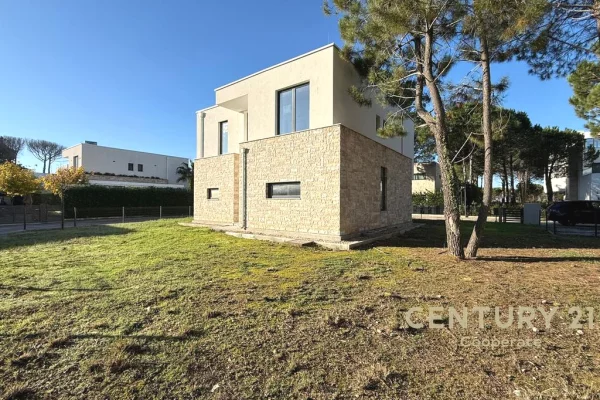 Villa di lusso in vendita a Durazzo 3+1, Vuoto