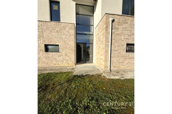 Villa di lusso in vendita a Durazzo 3+1, Vuoto