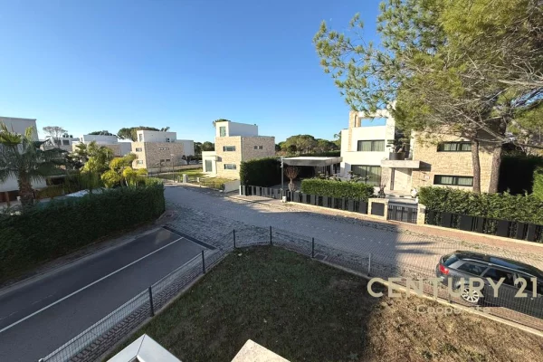 Villa di lusso in vendita a Durazzo 3+1, Vuoto