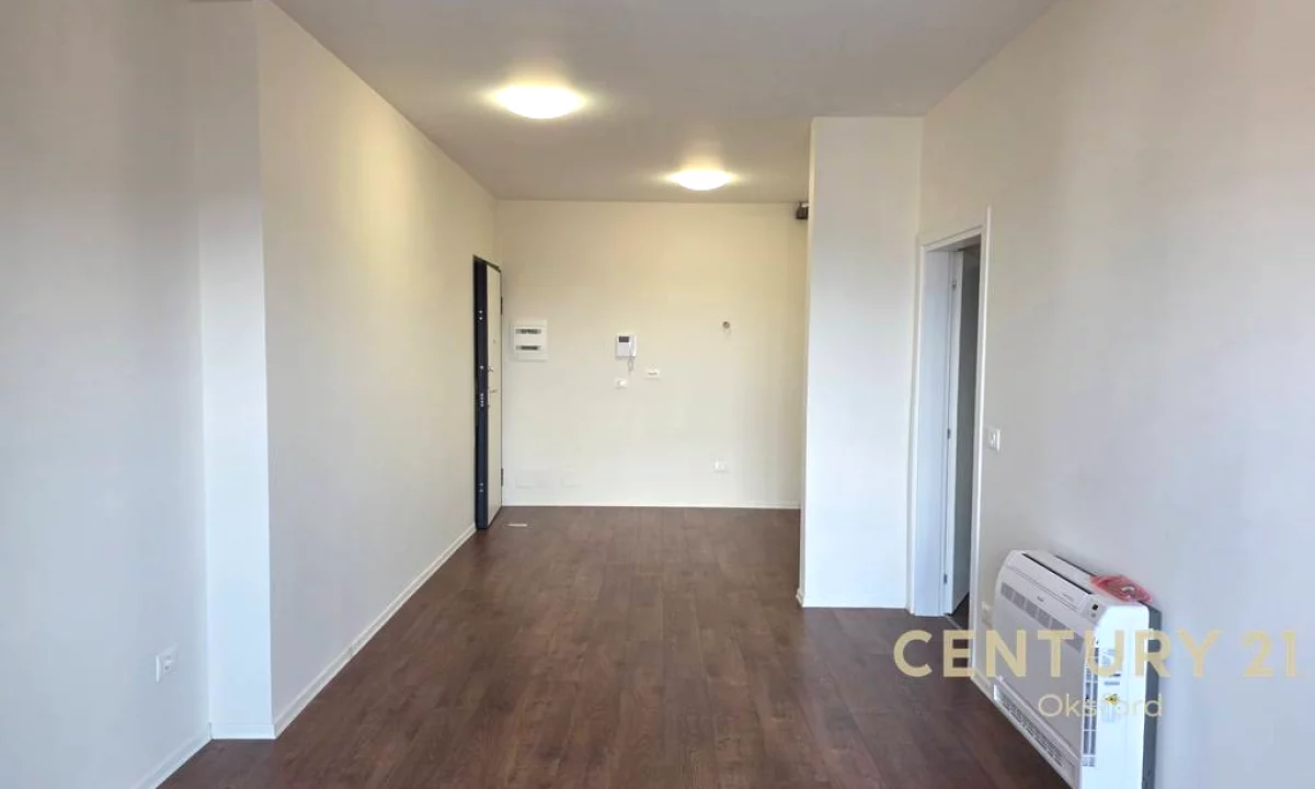 JEPET ME QIRA AMBIENT ZYRE TE TIRANA GARDEN BUILDING