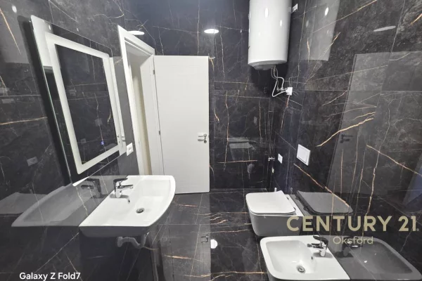 JEPET ME QIRA AMBIENT ZYRE TE TIRANA GARDEN BUILDING