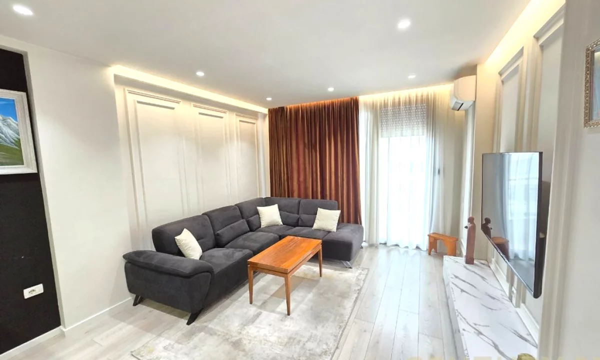 Appartamento in affitto a Tirana 1+1, Arredato