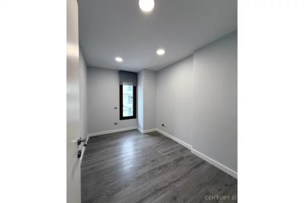 ZYRE ME QIRA TE HILTON, PRANE DELIJORGJIT