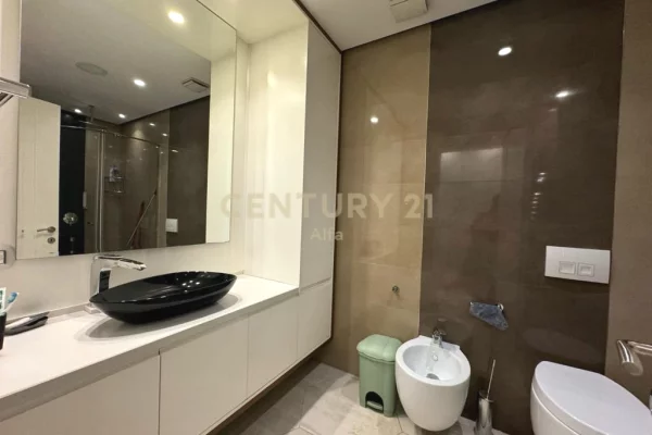 Shtepi ne shitje Apartament ne Tirane, 3+1, Mobilimi E mobiluar, Pagesa 229,000  Euro.